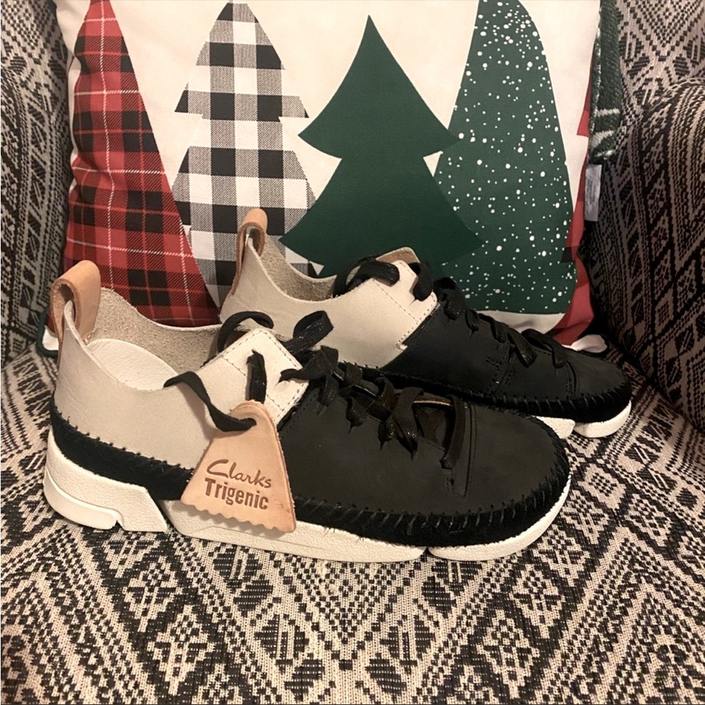 Clarks Trigenic Walking Sneakers